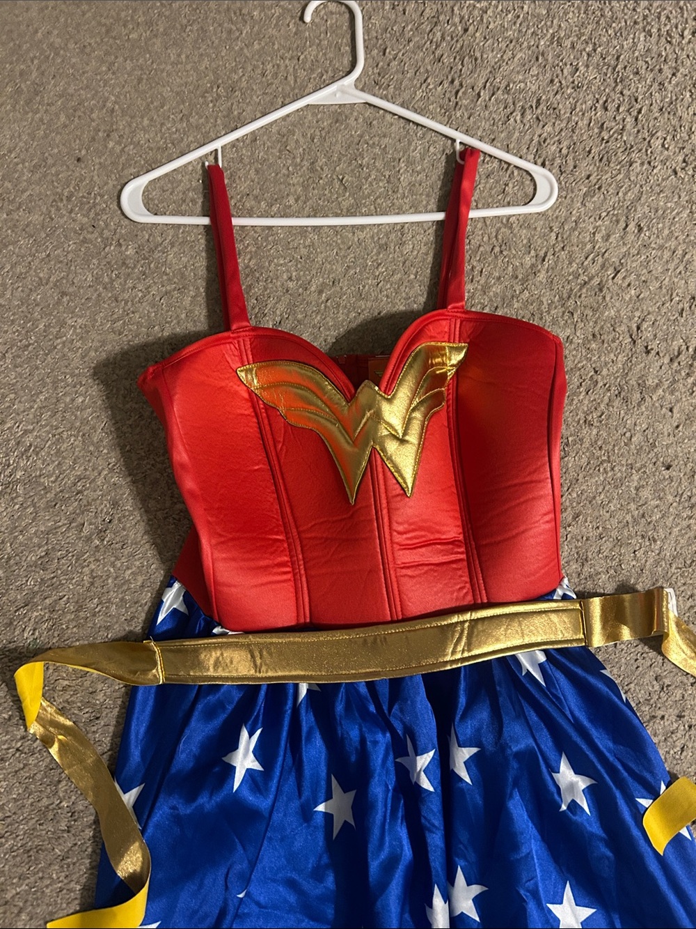 DC Comics womens Wonder Woman costume - Picture 2 of 3